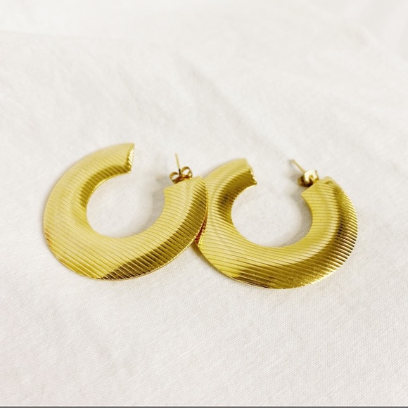 Vintage Jewelry - Vintage Gold Hoops